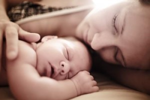 Sueño y descanso del bebé y la mamá