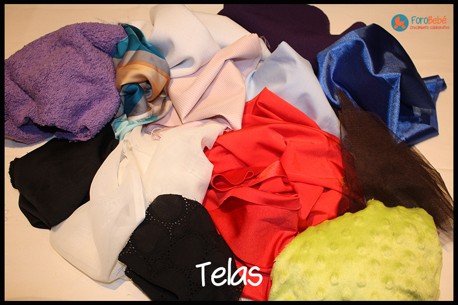 Telas de diferentes colores y texturas Telas de diferentes colores y texturas